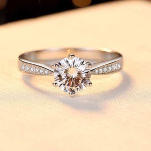 Classic Facets High-Carbon CZ Moissanite 925 Sterling Silver Ring &ndash; 925 sterling silver