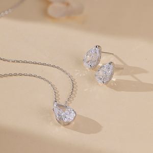 Elegant Teardrop Pendant O Chain Pear Cut Clear Cubic Zirconia 925 Sterling Silver Necklace &ndash; 925 sterling silver