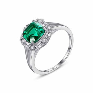 Elegant Green Radiant CZ 925 Sterling Silver Ring &ndash; 925 sterling silver