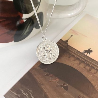Casual Elizabeth  Portrait Coin 925 Sterling Silver Necklace