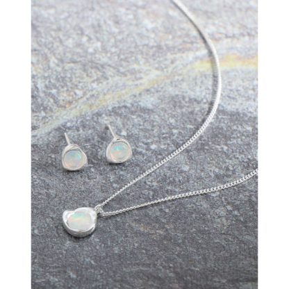 Elegant Irregular Opal Stone Design S925 Sterling Silver Necklace