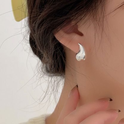 Elegant Water Drop Geometric Design 925 Sterling Silver Stud Earrings for Women Korean Style 2022 Fashion Jewelry with gold-plated and Silver Finish