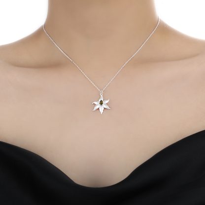 Starfish Design Natural Peridot 925 Sterling Silver Necklace Delicate Unique Style Sea-Inspired Jewelry Pendant