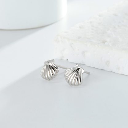 cute scallop shaped wholesale, exquisite lucky flower earrings