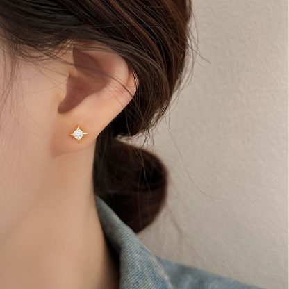 Simple Minimalism S925 Sterling Silver Four-Pointed Star CZ Screw Earrings Star Earrings Small Ear gold-plated Big