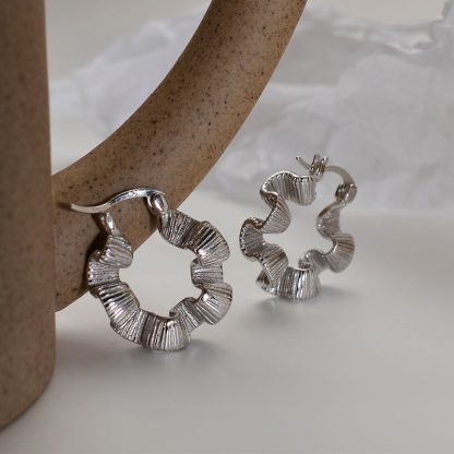 Office Irregular Hollow Flower 925 Sterling Silver Hoop Earring(Single)