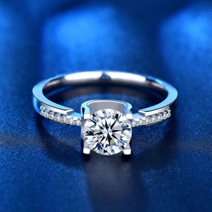 Classic Cowhead Four Claw Moissanite CZ 925 Sterling Silver Ring