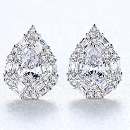 Beautiful CZ Waterdrop 925 Sterling Silver Studs Earrings